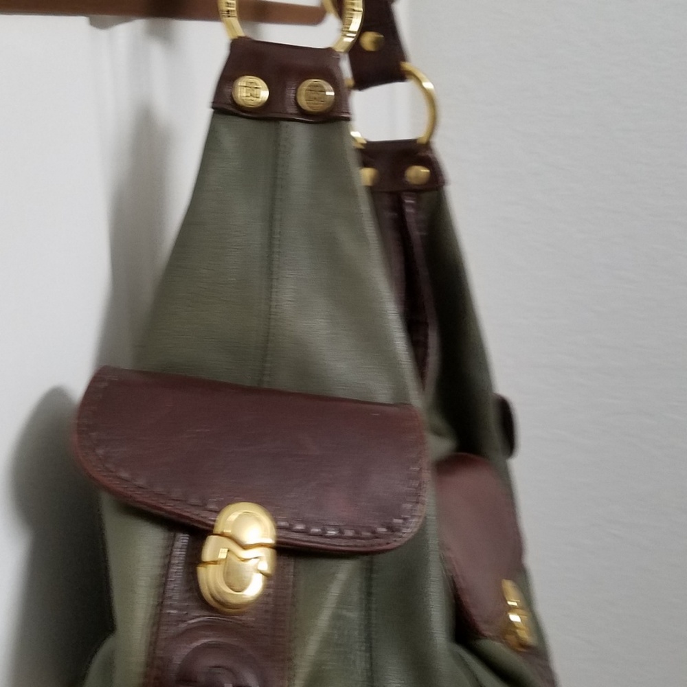 Large leather shoulder bag - Picture 3 of 6
